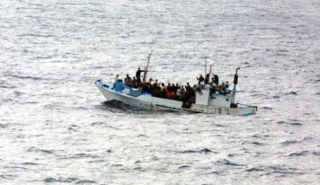 Le commission du développement réaffirme le respect des droits humains dans les politiques migratoires mais manque d’ambition